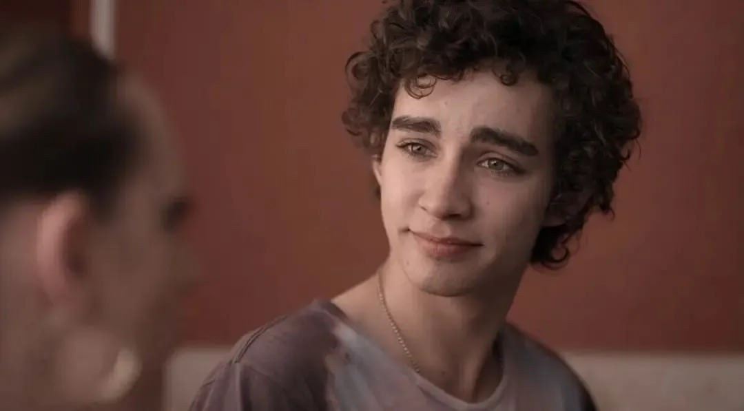 Robert Sheehan 粉丝站插图 Robert Sheehan 粉丝站插图